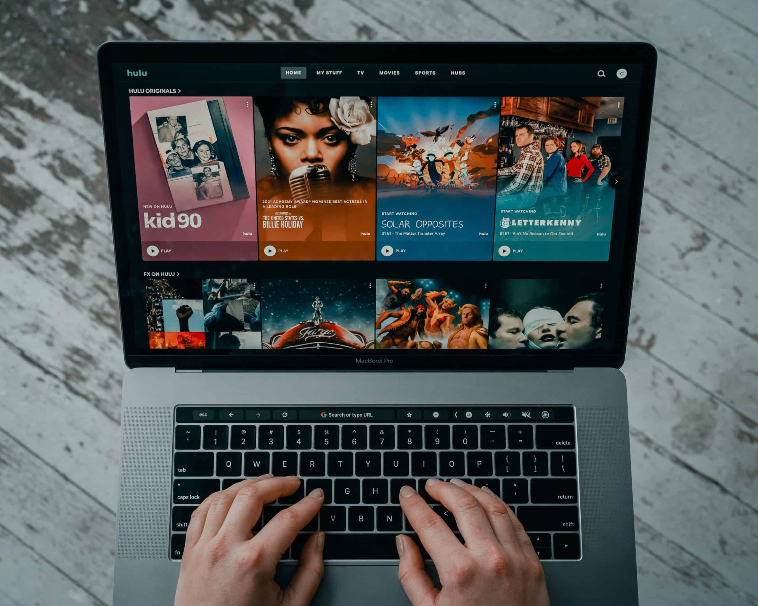 5 Best Ways to Earn Money As a Digital Nomad: Traveling the World and Making Money Online