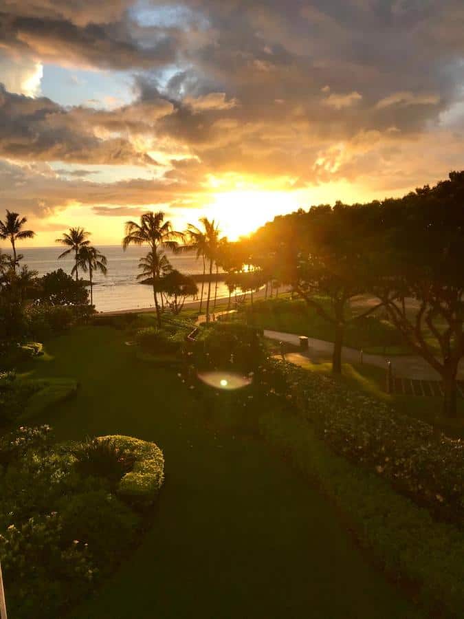 10+ Oahu Resorts with Water Slides: Comparing Oahu Resorts 6 oahu resorts with water slides, oahu hotels with water slides, oahu hotels compared