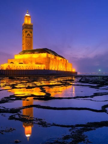 How To Get From Fez to Casablanca Best Way, Fez to Casablanca, cheapest way from Fez to Casablanca, best way from Fez to Casablanca, Fez to Casablanca by bus, bus from Fez to Casablanca, taxi from Fez to Casablanca, private transfer from Fez to Casablanca, Shared Van from Fez to Casablanca, rent a car at Fez, train from Fez to Casablanca,