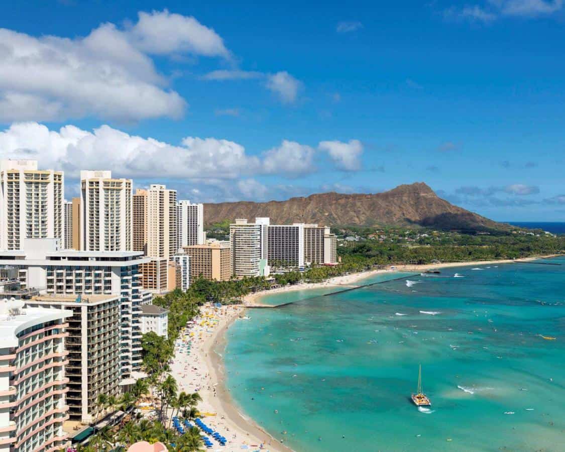 10+ Oahu Resorts with Water Slides: Comparing Oahu Resorts 10 oahu resorts with water slides, oahu hotels with water slides, oahu hotels compared