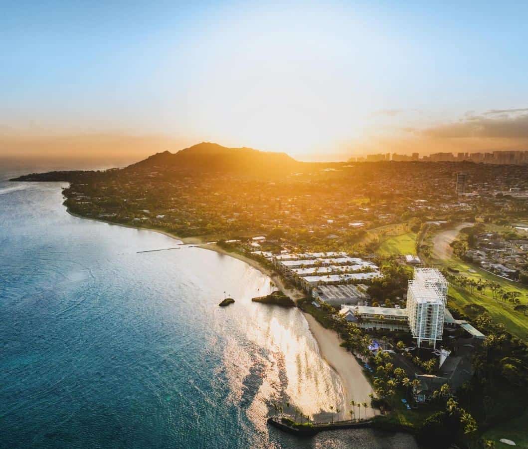 10+ Oahu Resorts with Water Slides: Comparing Oahu Resorts 4 oahu resorts with water slides, oahu hotels with water slides, oahu hotels compared