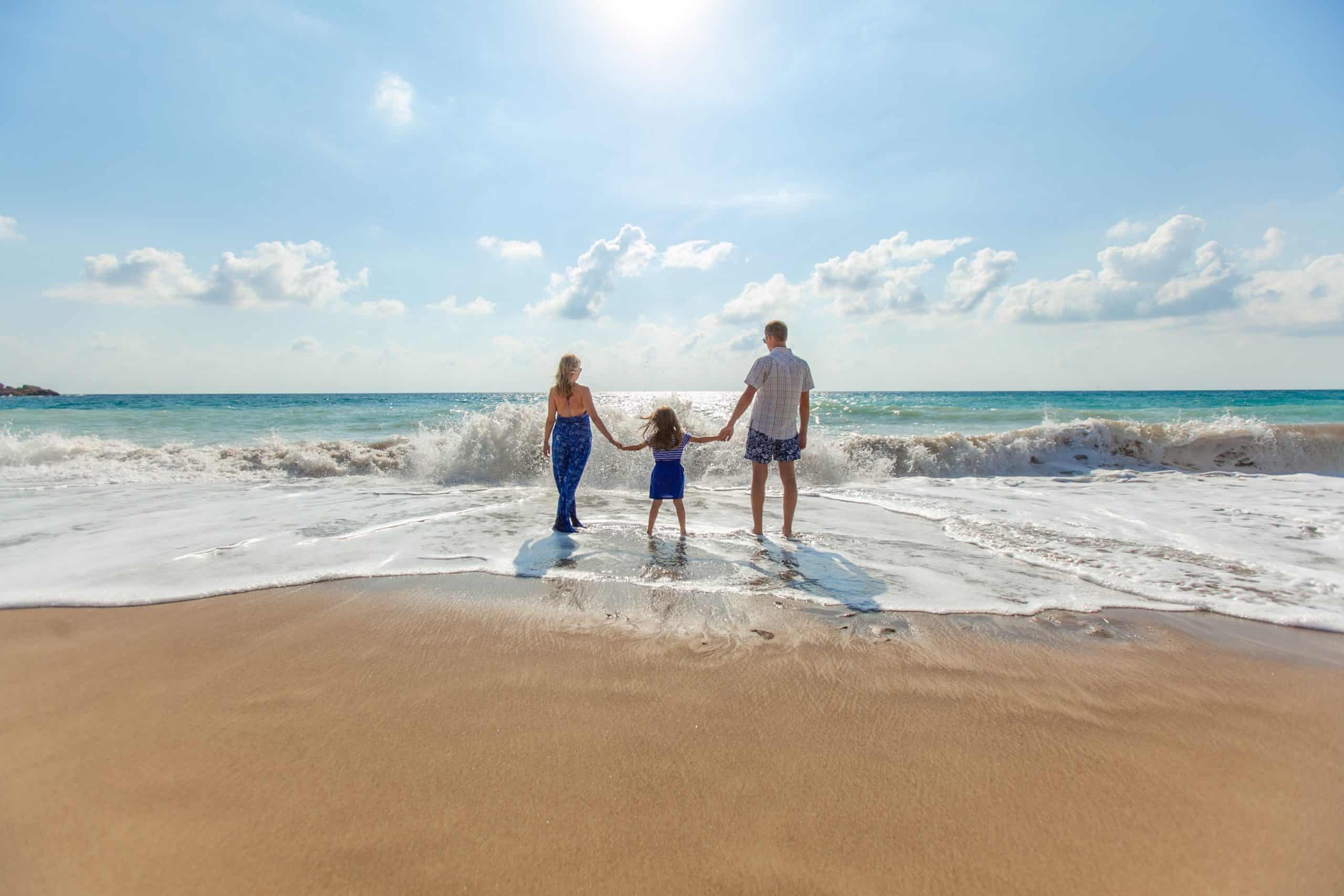 Confused Between Travel Insurance And International Health Insurance? Read This First 2 Travel Insurance vs International Health Insurance