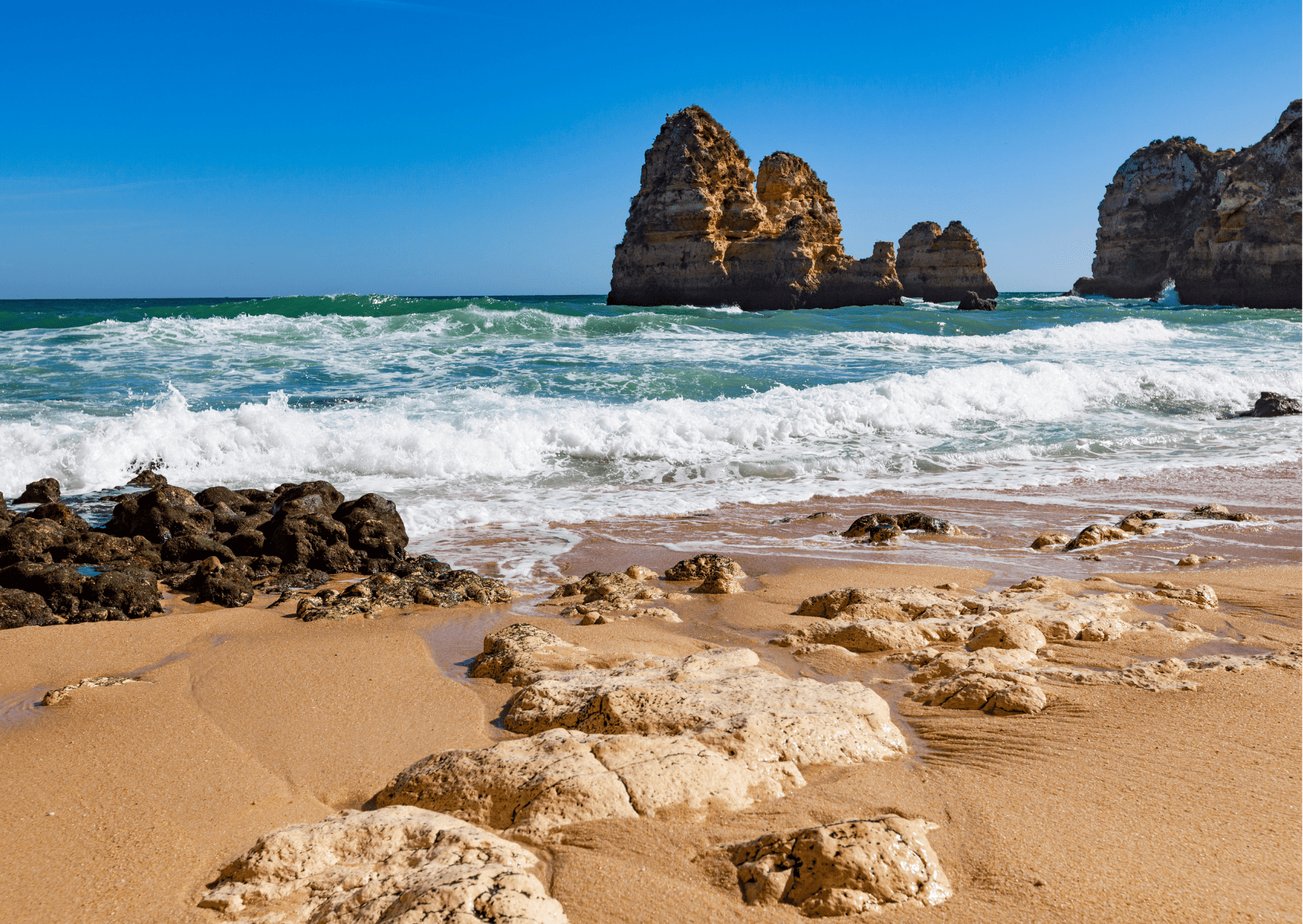 Algarve vs Madeira: Which is Better for Travel in Portugal? 4 Faro Portugal Algarve vs Madeira Madeira vs Algarve
