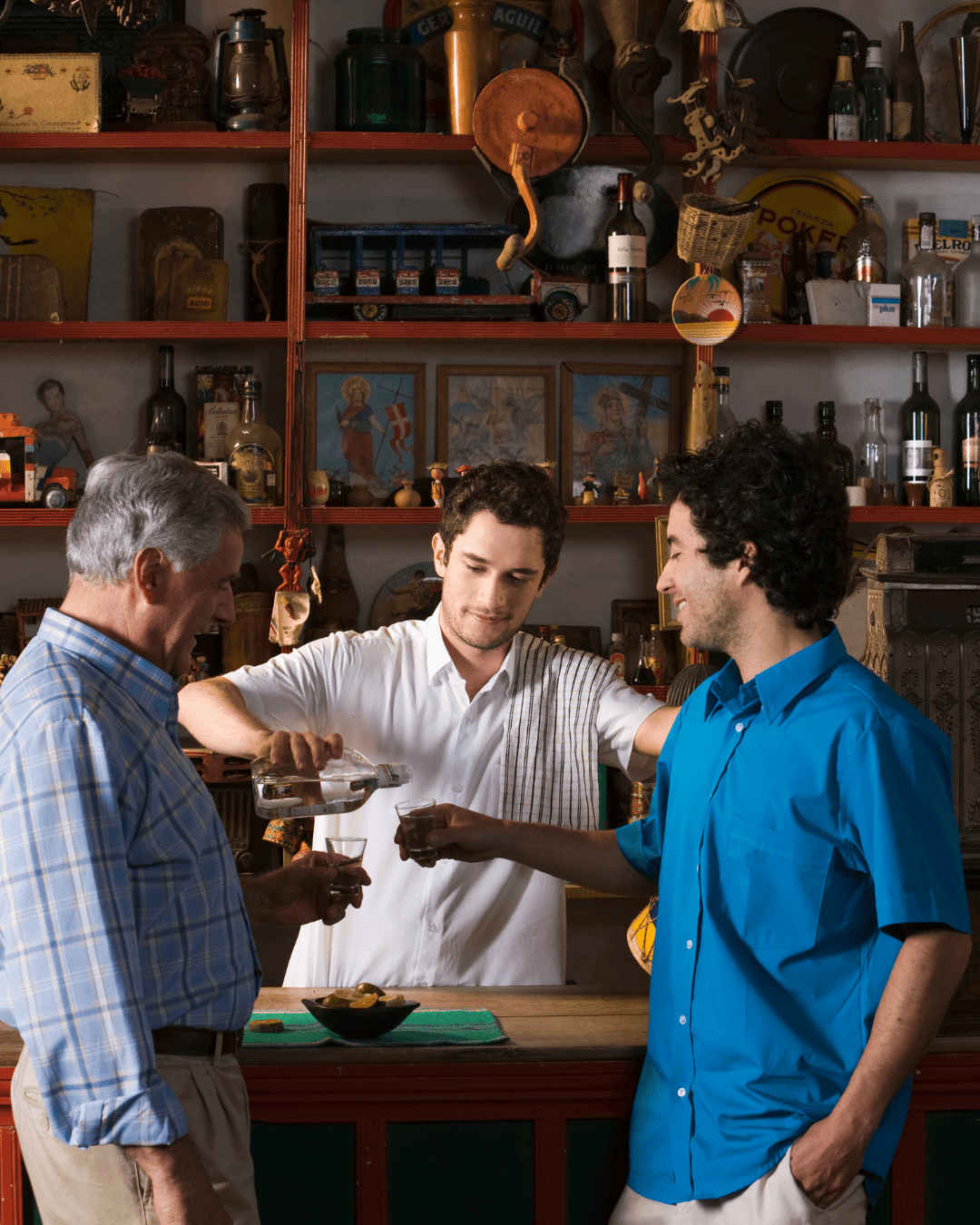 20 Things in Colombia That Confuse First-Time Visitors: What No One Explains Before You Visit Colombia 8 Aguardiente in Colombia South American Drinks