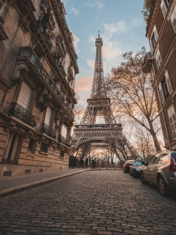 8 Reasons For Americans to Move to France, 20 Top Countries in the World to Meet and Date New People: Ultimate Guide, 10 Top Money-Saving Tips For France