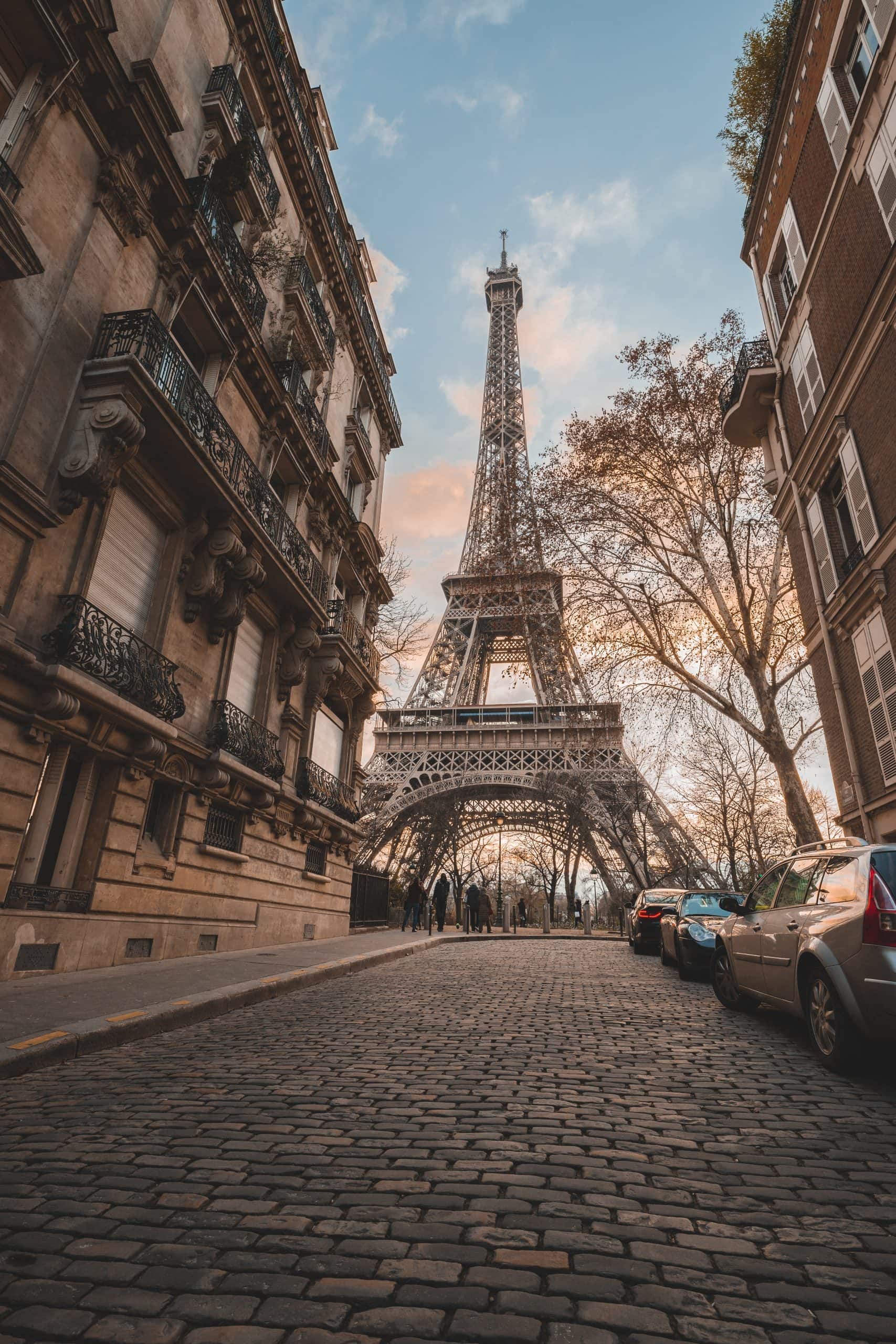 These 20 Countries Are Perfect for Abroad Dating and Real Connections 1 20 Top Countries in the World to Meet and Date New People: Ultimate Guide, 10 Top Money-Saving Tips For France