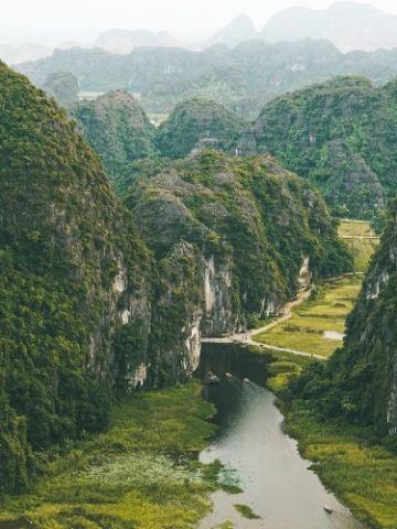 How To Get From Hue to Ninh Binh Best Way, best way from Hue to Ninh Binh, cheapest way from Hue to Ninh Binh, Hue to Ninh Binh, bus from Hue to Ninh Binh, by plane from Hue to Ninh Binh, Hue to Ninh Binh by van, Hue to Ninh Binh by bus,