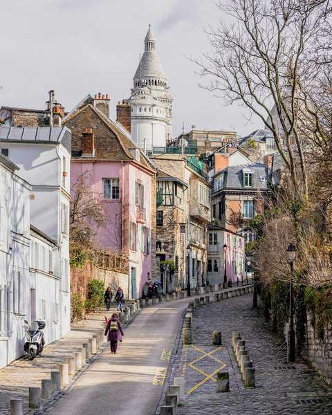 Why Paris is Overrated (And How to Explore the City Without the Crowds) 3 Don’t Do This in Paris: 15 Things Not to Do in Paris, Montmarte Paris - France Switzerland Itinerary 14 Days