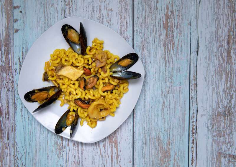 The Paella Alternative That Locals Know Tourists Usually Ignore 5 Paella vs Fideua Who Wins