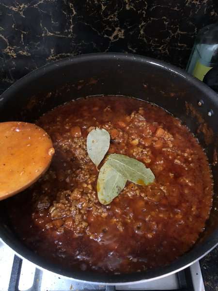 Americans Make Bolognese One Way And Italians Do It Completely Differently: How to Make Spaghetti Bolognese That Tastes Like the Real Thing 3 How to Make Spaghetti Bolognese - An Authentic Spaghetti Bolognese (Recipe Guide)