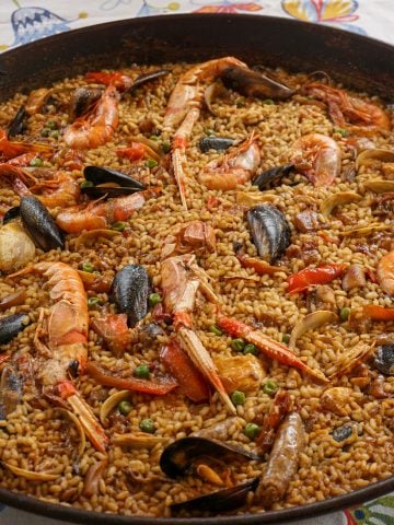 7 Tourist Traps to Avoid in Madrid, How to Make An Authentic Spanish Paella (Recipe Guide)