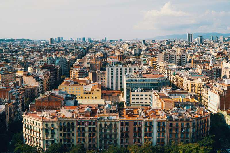 The Hidden Trap Behind Barcelona’s “Expat-Friendly” Apartments: Why Americans Who Rent in Barcelona Pay 40% More Than Europeans for the Same Apartment 4 15 Most Walkable Cities In The World