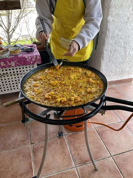 13 'Unhealthy' European Habits Americans Judge—But That Actually Work 10 paella recipe 4 scaled