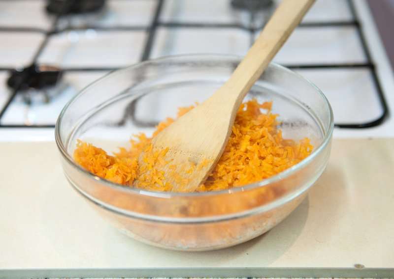 Most Carrot Cake Turns Dry: This Recipe Stays Ridiculously Moist 4 How to Make Carrot Cake – Authentic Carrot Cake (Recipe Guide) Tips and Calories