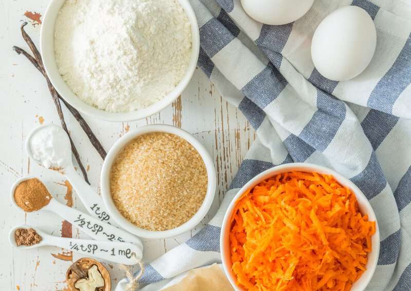 Most Carrot Cake Turns Dry: This Recipe Stays Ridiculously Moist 2 How to Make Carrot Cake – Authentic Carrot Cake (Recipe Guide) Tips and Calories