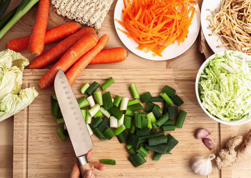 The Quick Noodle Dinner That Tastes Like Your Favorite Restaurant: How to Make Authentic Chow Mein at Home 2 How to Make Chow Mein – Authentic Chow Mein (Recipe Guide)