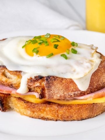 What Is the Difference Between Croque Madame Vs Croque Monsieur (Recipe Guide), How to Make Croque Madame - Authentic Croque Madame (Recipe Guide)