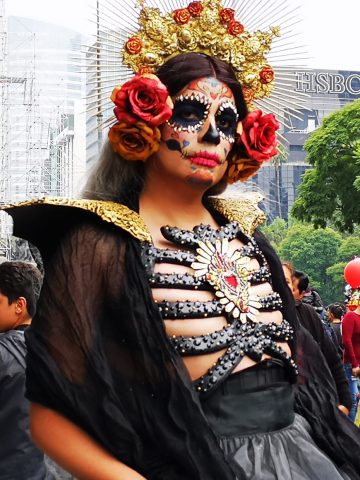 Don’t Do This in Mexico: 20 Things Not to Do in Mexico, 10 Common Mistakes to Avoid in Oaxaca and How to Avoid Them, 4 Reasons Why Not To Visit Mexico And Main Reasons To Visit, Day-of-the-dead-Mexico-Dia-de-Los-Muertos-10-Mistakes-Tourists-Make-in-Mexico-and-How-to-Avoid-Them