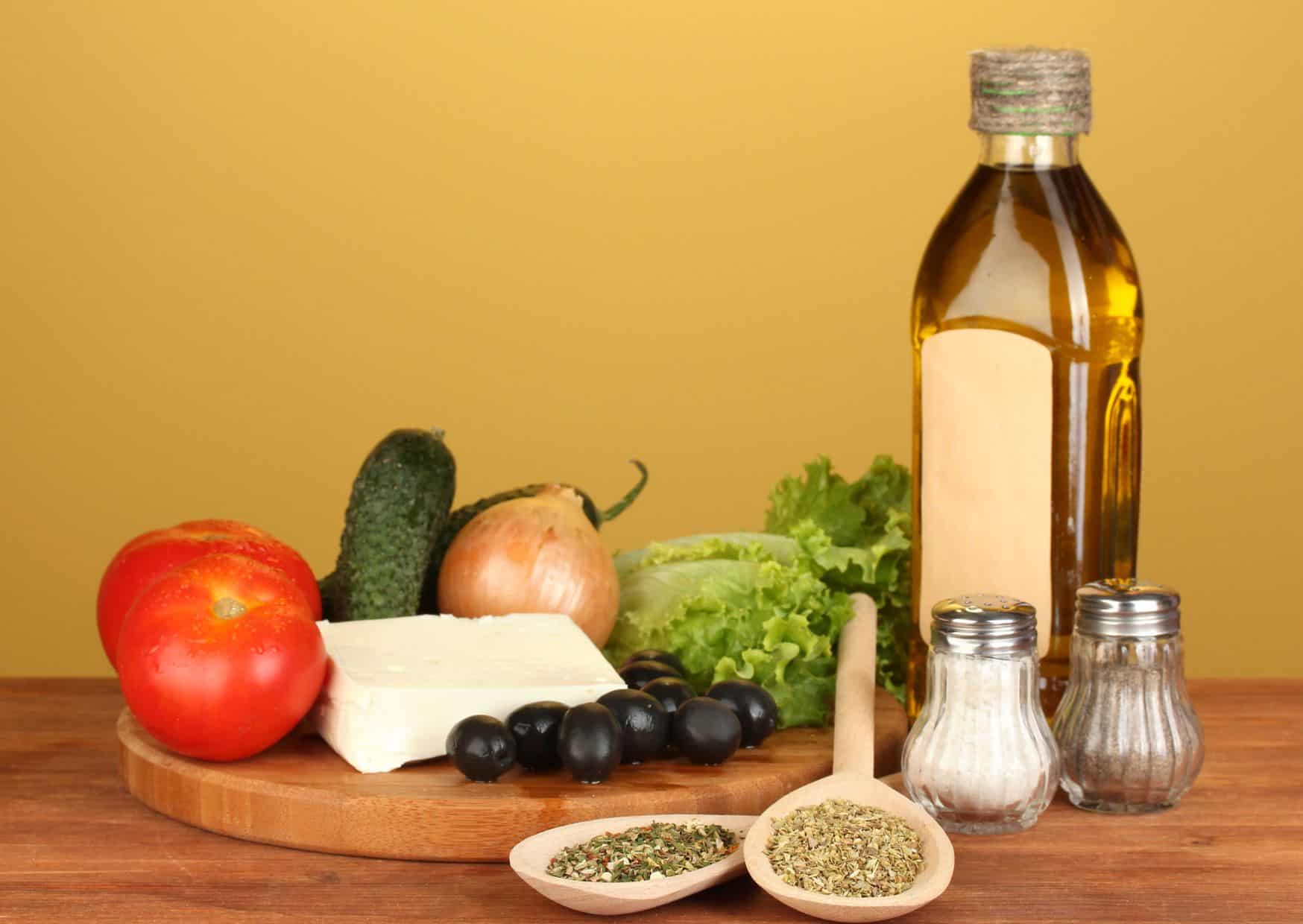 The Simple Greek Salad Recipe That Makes Bottled Dressing Feel Unnecessary: How to Make Authentic Greek Salad Like They Do in Greece 2 How To Make Greek Salad (Recipe Guide) Tips And Calories