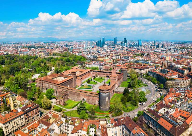 7 Tourist Traps to Avoid in Milan Italy And How to Avoid Them 8 Tourist Traps to Avoid in Milan Italy (Travel Guide) And How to Avoid Them