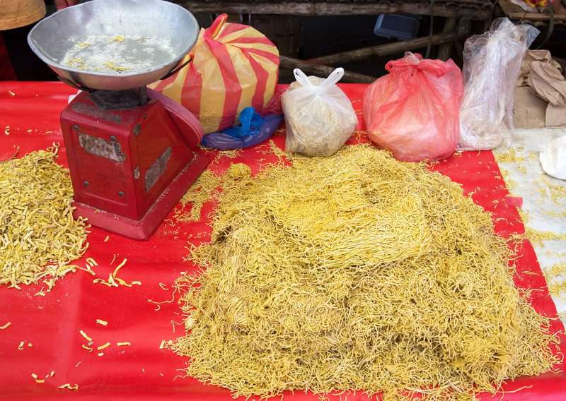 The Filipino Stir-Fry Noodles That Put Chow Mein to Shame—Here’s How to Make Pancit Canton 2 How to Make Pancit Canton – Authentic Pancit Canton (Recipe Guide)