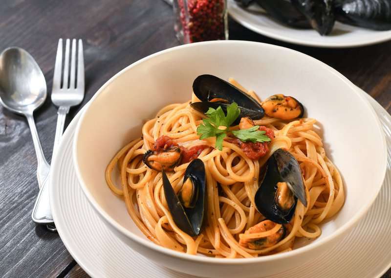 How to Make Seafood Pasta - Authentic Seafood Pasta (Recipe Guide) Tips And Calories