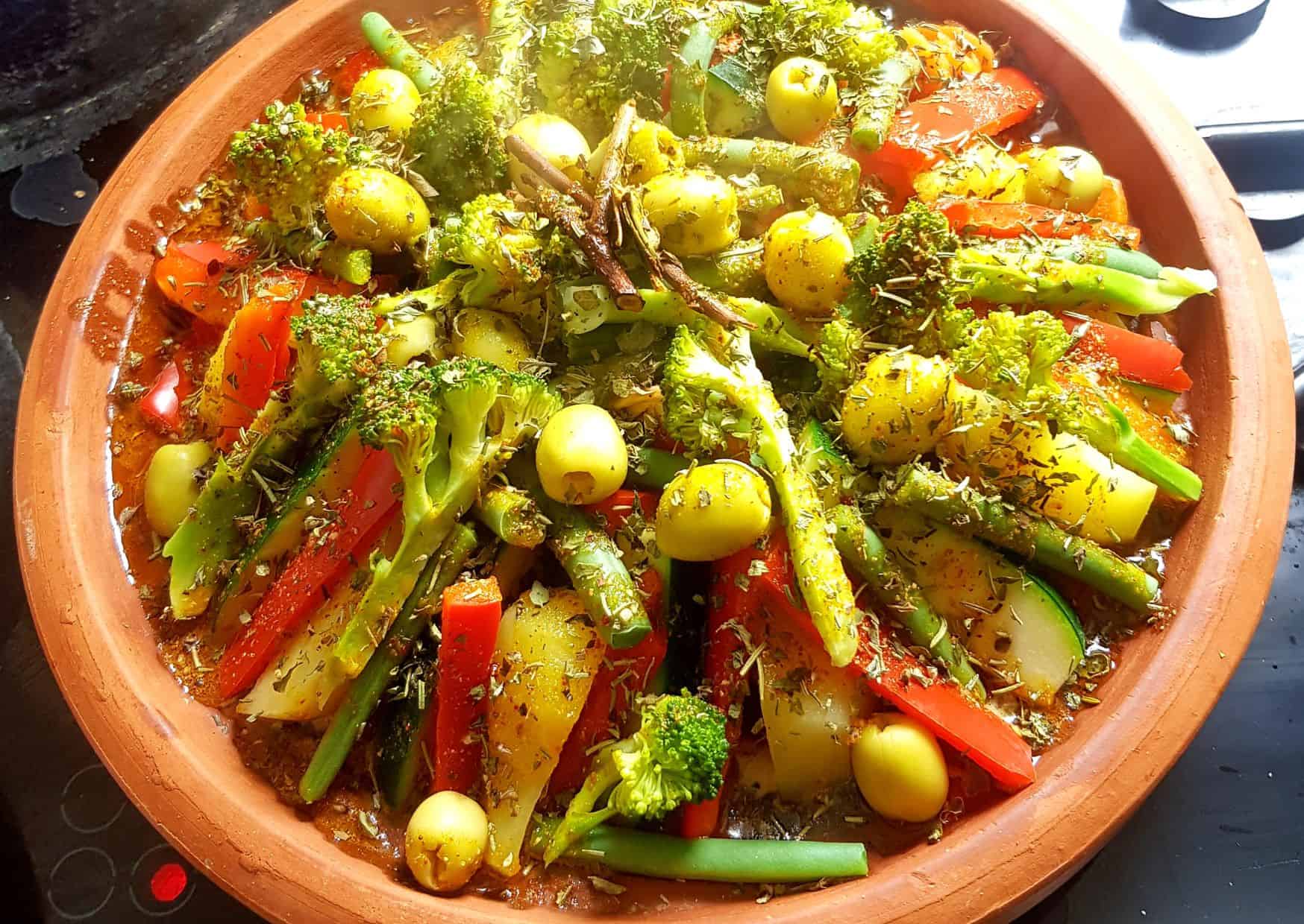 3 Moroccan Dinner Dishes That Make Spices, Meat, And Couscous Taste Incredible 1 3 Most Popular Dinners In Morocco, How to Make Tagine (Recipe Guide) Tips And Calories