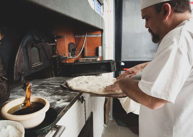 Forget Focaccia, Tuscany’s Schiacciata Might Be Even Better 3 How to Make Schiacciata - Authentic Schiacciata (Recipe Guide) Tips and Calories