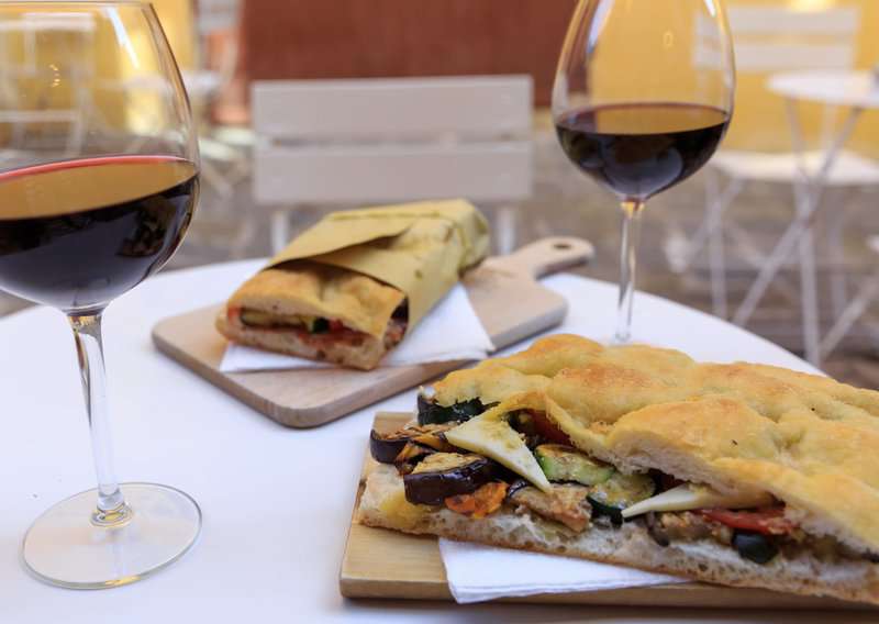 Forget Focaccia, Tuscany’s Schiacciata Might Be Even Better 4 How to Make Schiacciata - Authentic Schiacciata (Recipe Guide) Tips and Calories