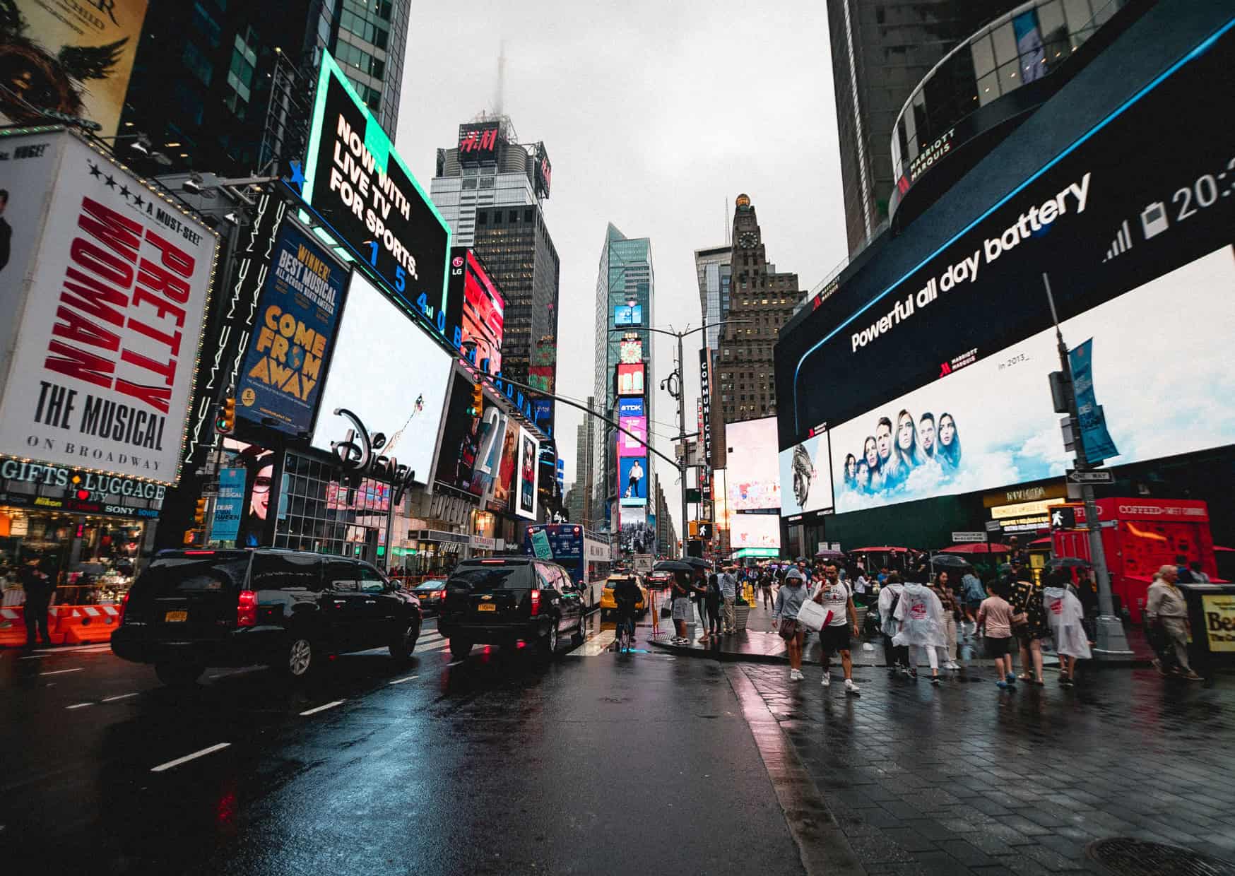 Avoid These Top 10 Common Mistakes Tourists Make In NYC 5 Broadway St | Mistakes Tourists Make in NYC