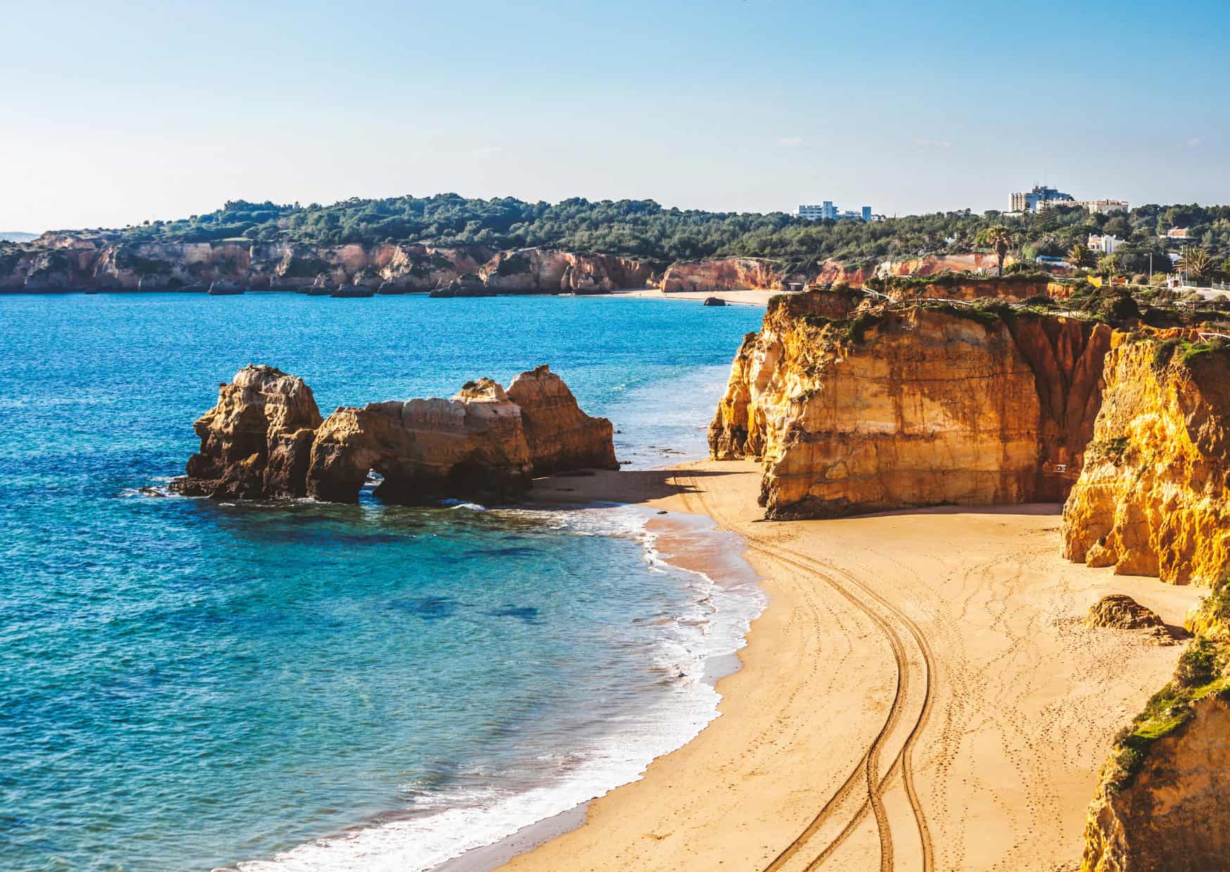 North Portugal Vs South Portugal Which One Is Better For Travel And Food, 10 Amazing Countries To Live and Work Globally, 8 Reasons For Americans to Move to Portugal