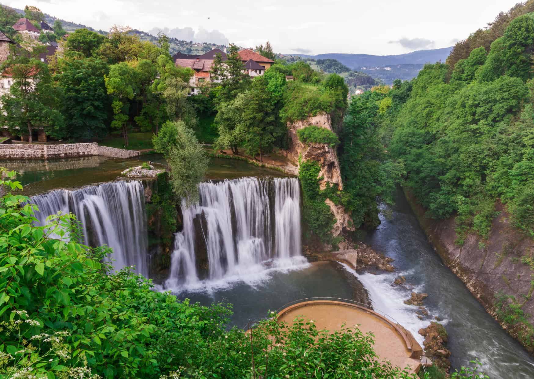 The Retirement Visa Shortcut Most Americans Don’t Know Exists: 6 Countries With Easy Retirement Visas for Americans 7 Bosnia and Herzegovina