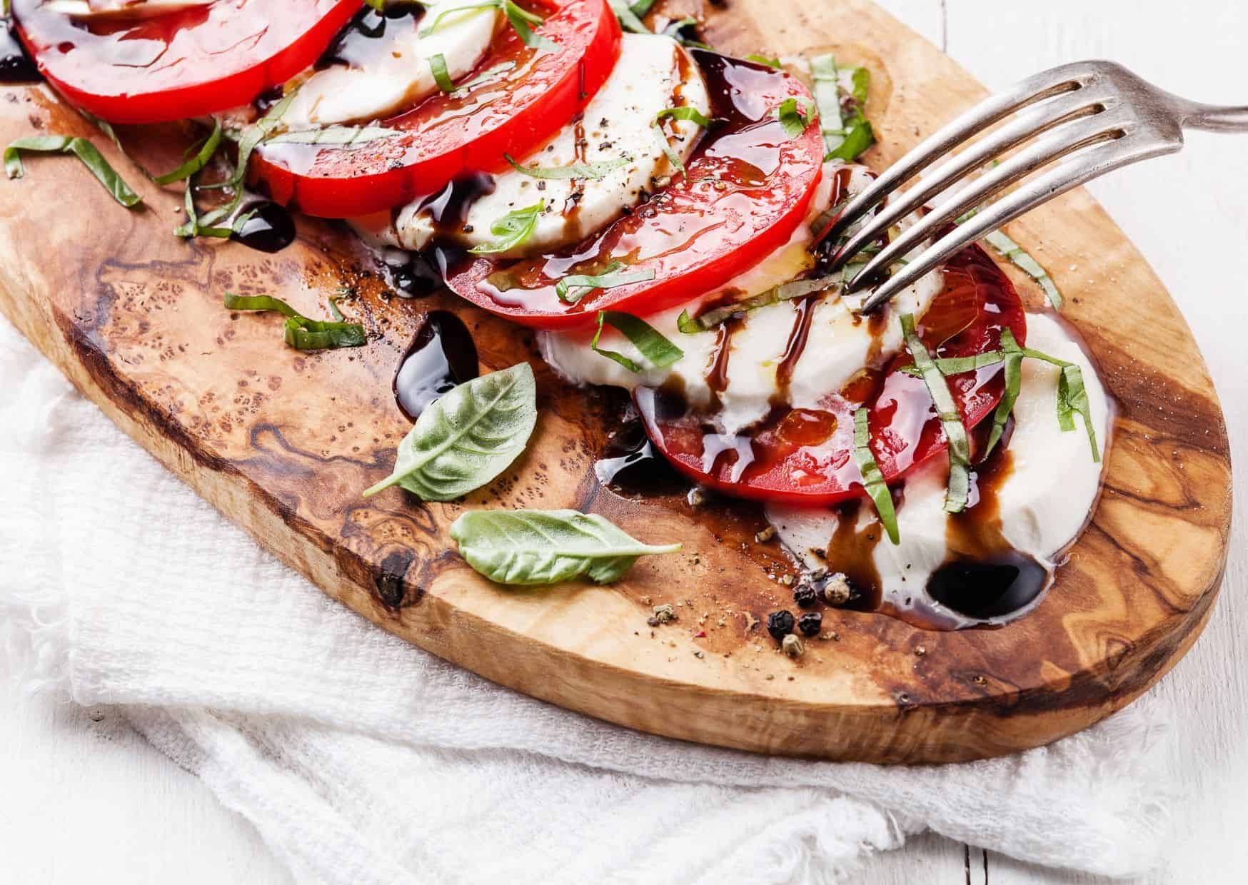 Why Real Caprese Salad Needs Only 5 Ingredients (And Nothing More) 3 How To Make Caprese Salad (Recipe Guide) Tips And Calories