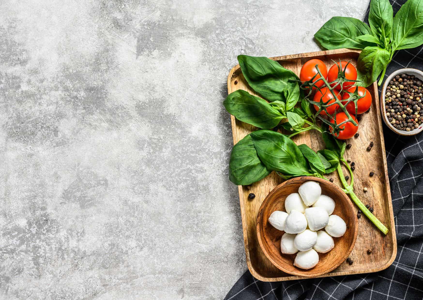 Why Real Caprese Salad Needs Only 5 Ingredients (And Nothing More) 2 How To Make Caprese Salad (Recipe Guide) Tips And Calories