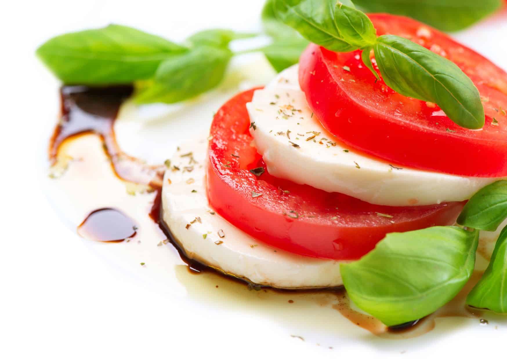 Why Real Caprese Salad Needs Only 5 Ingredients (And Nothing More) 4 How To Make Caprese Salad (Recipe Guide) Tips And Calories
