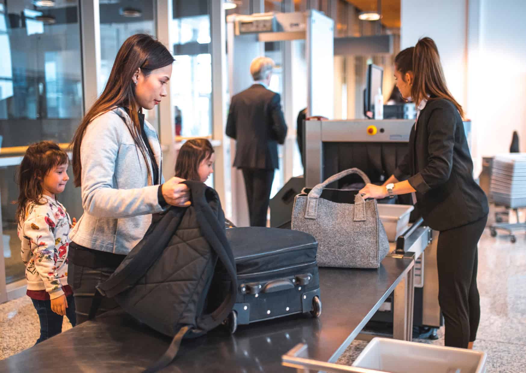 Are Travel Deals Dead in 2026? The Best Travel Hacks For Cheaper Flights, Hotels, And Vacation Packages 7 Efficient Travel Packing Hacks 7