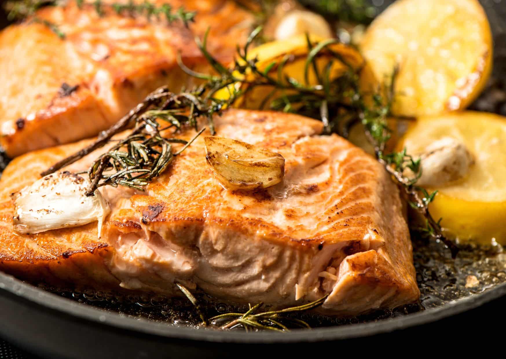 How To Make Honey Garlic Salmon (Recipe Guide) Tips And Calories