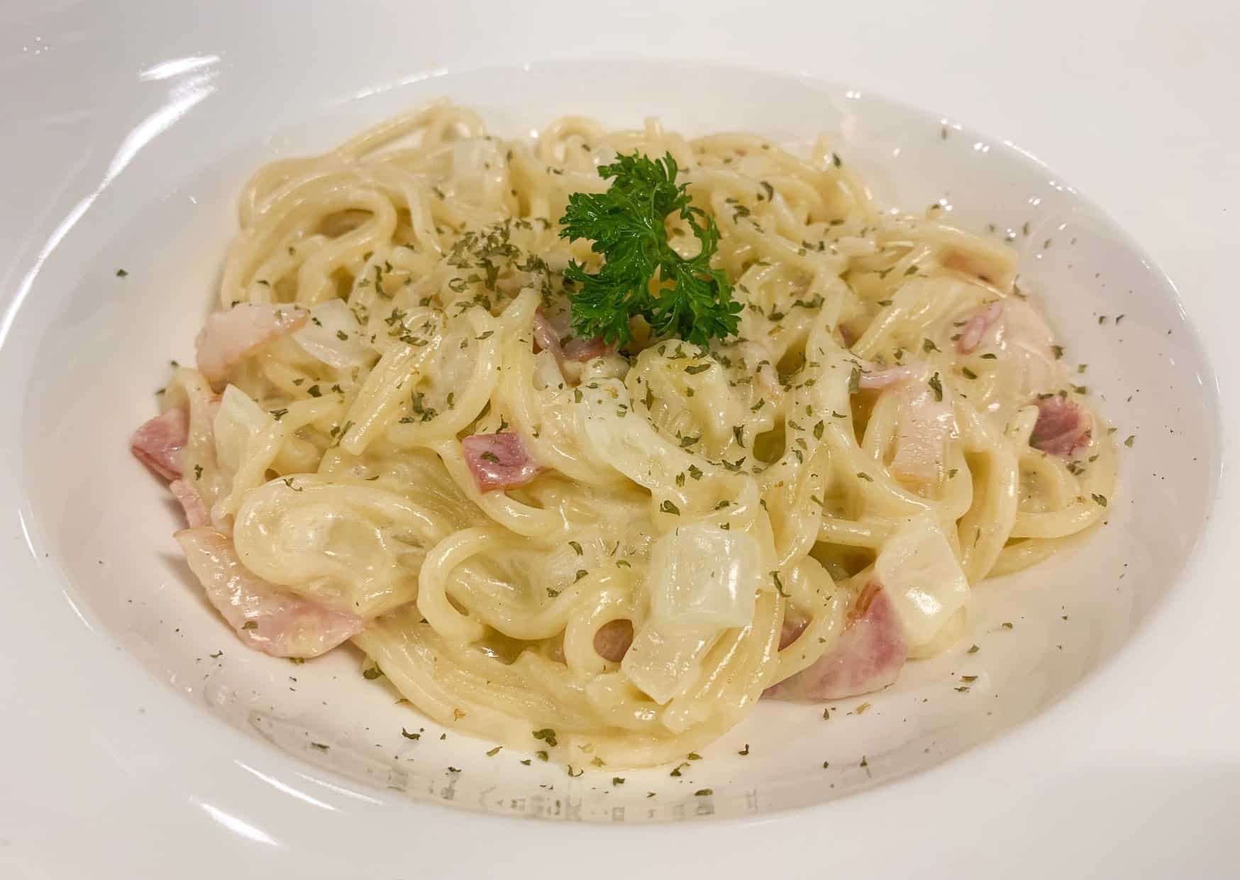 The Fastest Way to Start a Pasta Argument? Say “Creamy Carbonara” 4 Italian vs American Carbonara Recipe The Ultimate Showdown 4