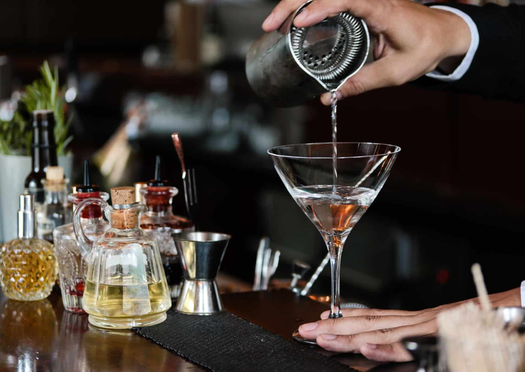 How To Make Martini Cocktail (Recipe Guide) 4 How To Make Martini Cocktail (Recipe Guide)