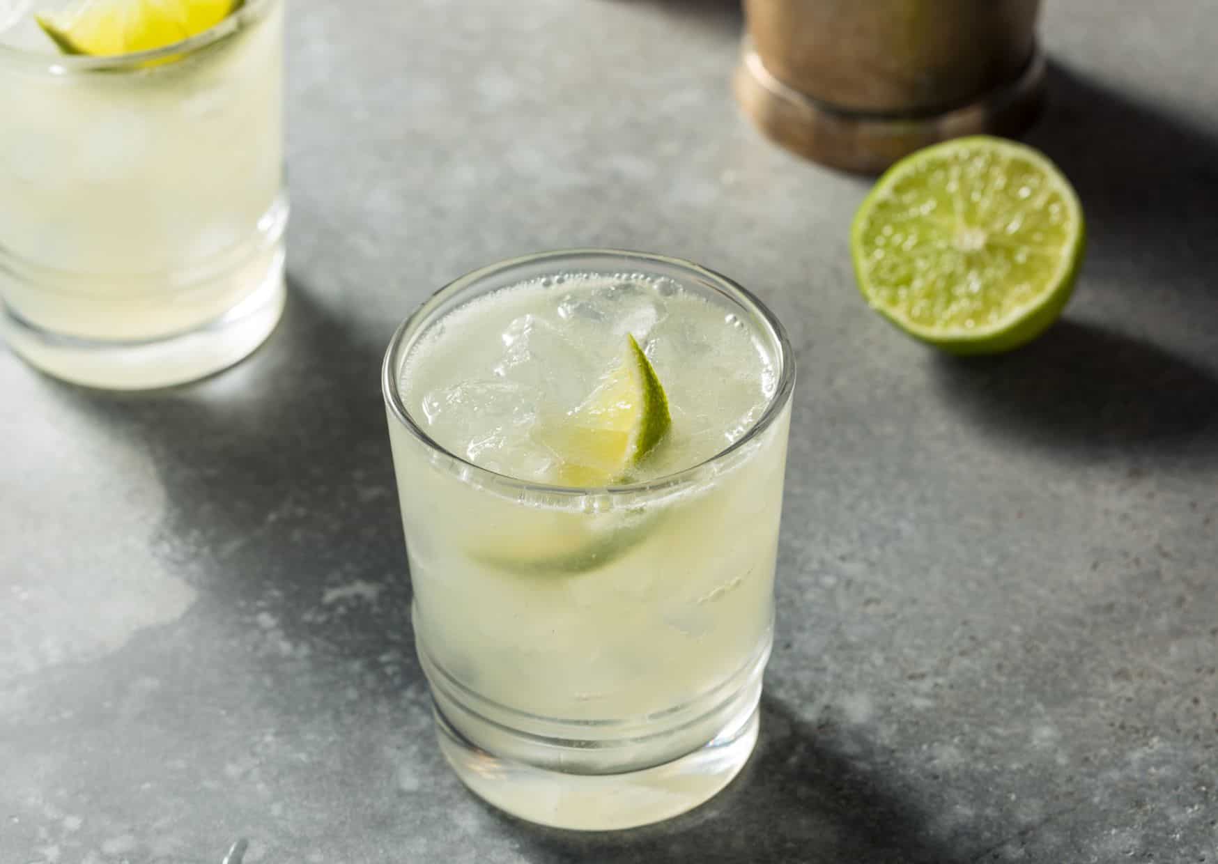 Tequila Margaritas Taste Boring After You Try This Mezcal Version 1 How to Make a Mezcal Margarita (Recipe Guide) Tips And Calories