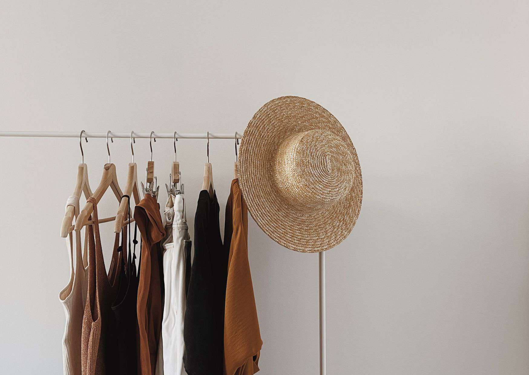 10 Minimalist Packing Tips That Will Change the Way You Travel (And Live) 1 10 Minimalist Tips For Living A Minimalist Lifestyle