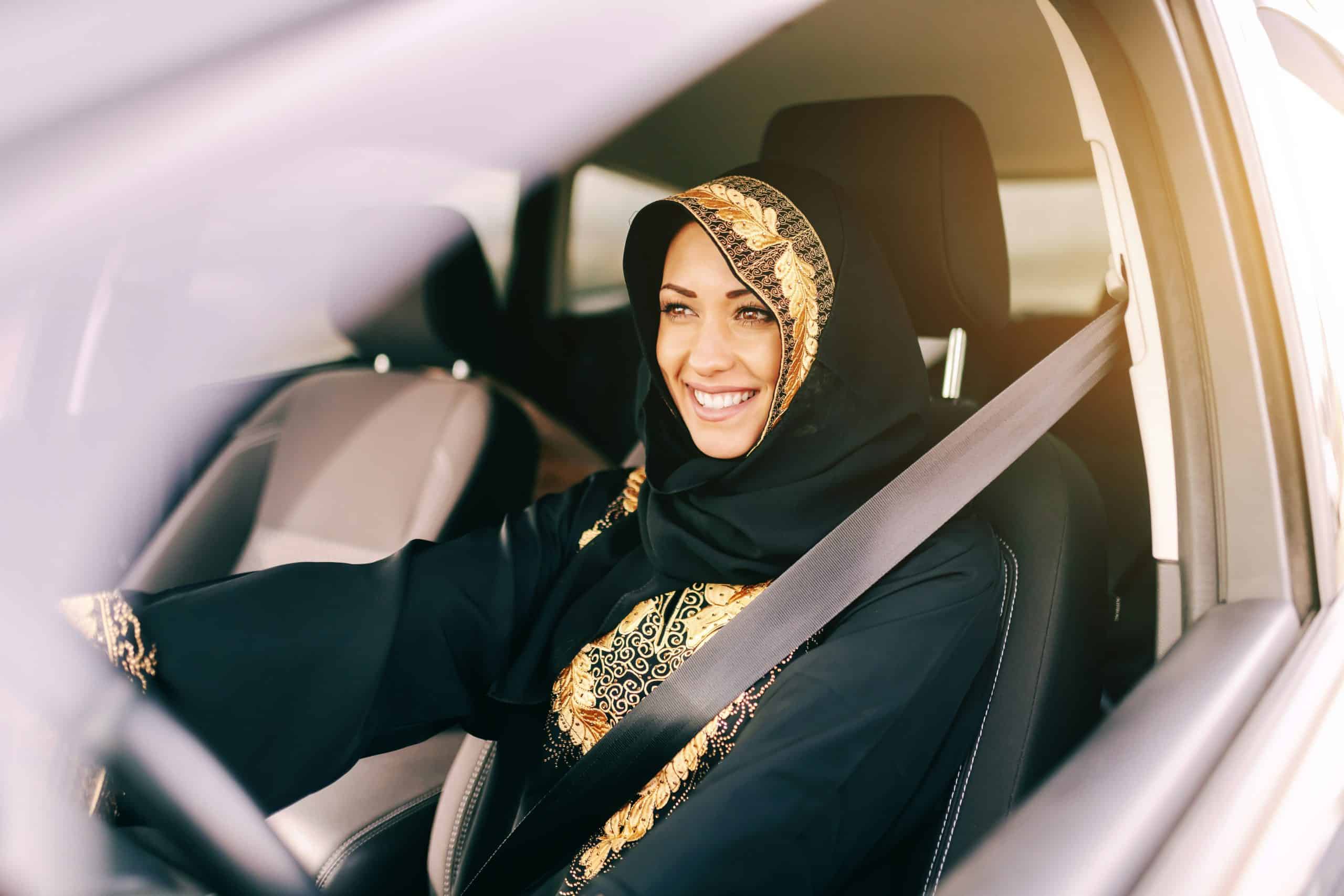 Always Avoid These 10 Mistakes Tourists Make in Dubai 6 local etiquette in Dubai scaled