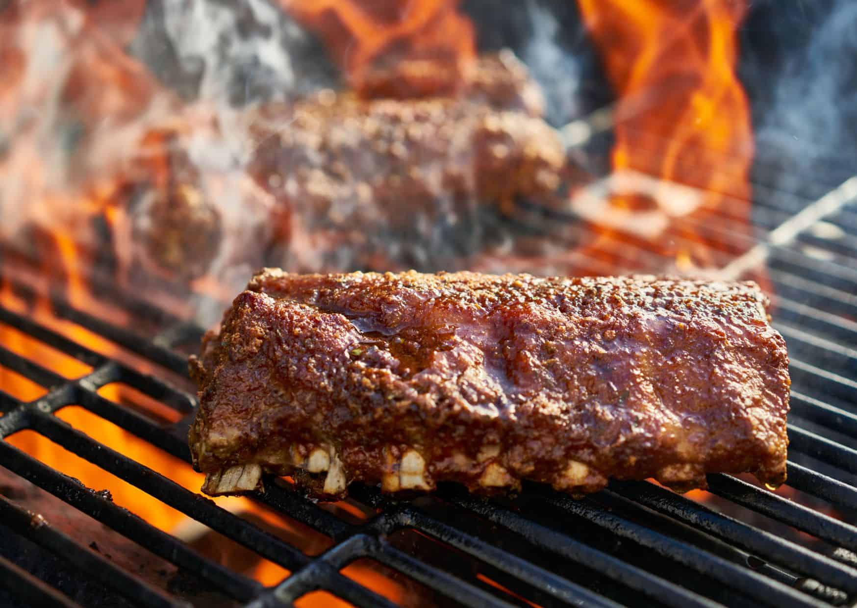 Americans Love Fall-Off-the-Bone Ribs: How to Make BBQ Ribs That Fall Off the Bone 4 How To Make American BBQ Ribs (Recipe Guide)