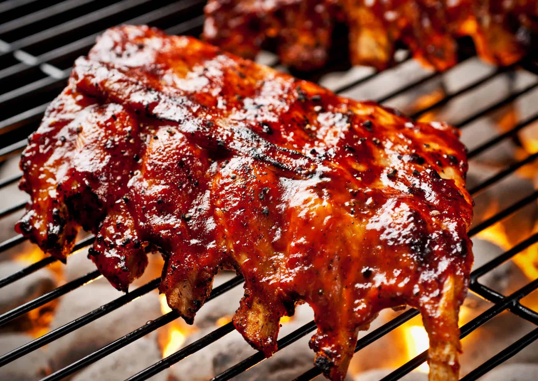 Americans Love Fall-Off-the-Bone Ribs: How to Make BBQ Ribs That Fall Off the Bone 5 How To Make American BBQ Ribs (Recipe Guide)