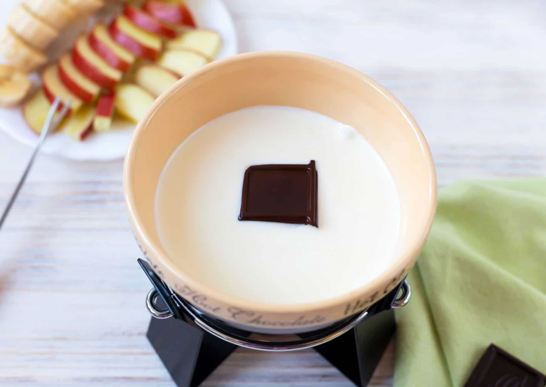 The 10-Minute Dessert Everyone Loves: The Easiest Chocolate Fondue You’ll Ever Make 3 How To Make Chocolate Fondue (Recipe Guide)