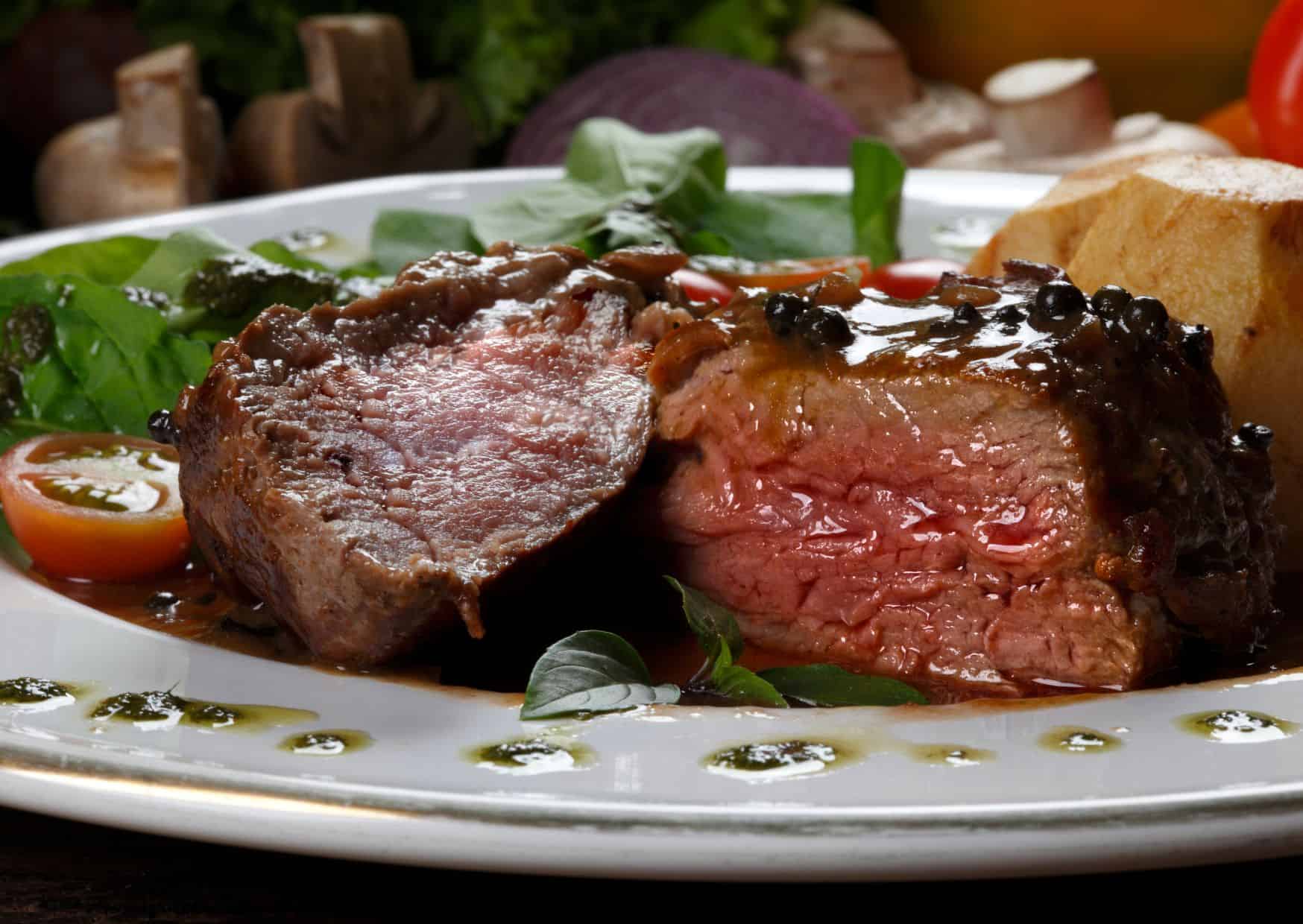 Easy Romantic Dinner Ideas That Feel Expensive: Romantic Dinner Recipes That Won’t Stress You Out 2 Best Recipes For A Romantic Dinner, How to Make Filet Mignon with Red Wine Sauce (Recipe Guide)