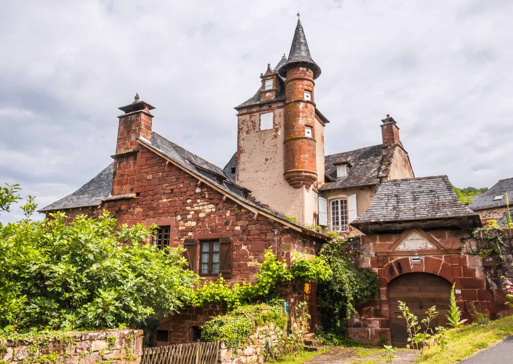 7 Hidden French Towns More Beautiful Than Paris (But No One Talks About Them) 4 Collonges-la-Rouge
