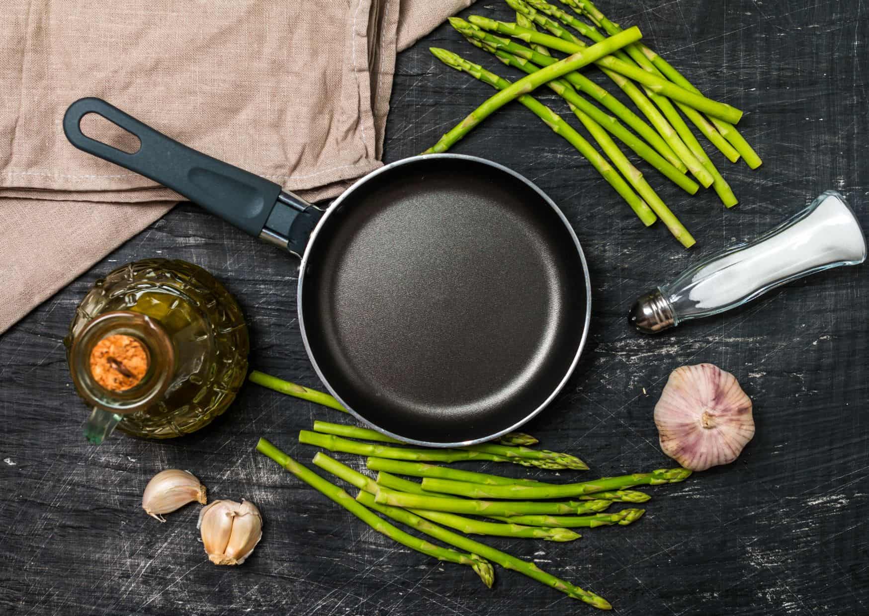 Forget Steamed Asparagus: This Garlic Parmesan Version Is on Another Level 3 Garlic Parmesan Asparagus