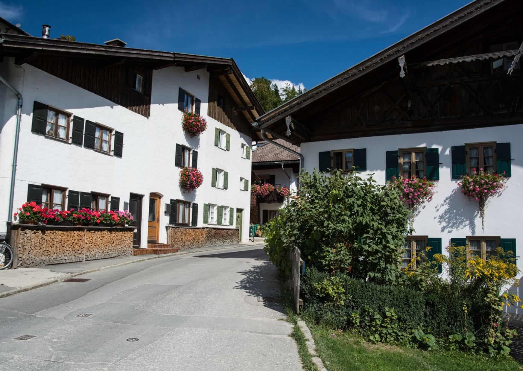7 Hidden German Towns So Beautiful You’ll Think They’re Fairytales 6 Mittenwald,