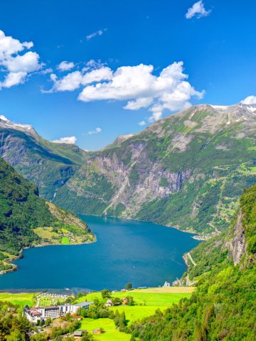 Happiest Countries to Visit in the World, 8 Reasons For Americans to Move to Norway, 10 Common Mistakes To Avoid In Norway And How To Avoid Them